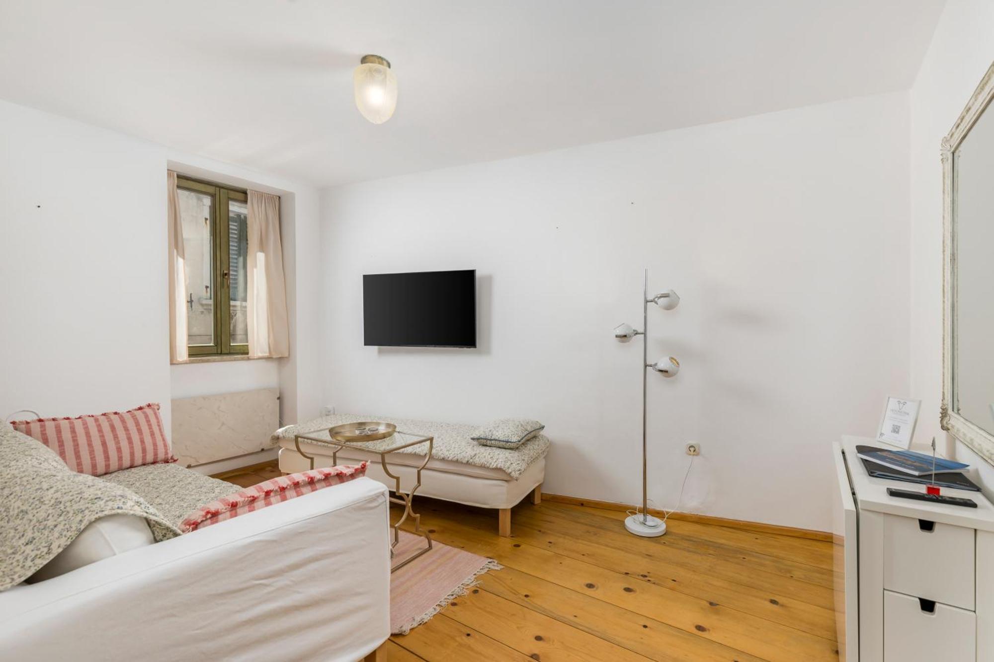 Dei Fiori Apartments Ровінь Екстер'єр фото
