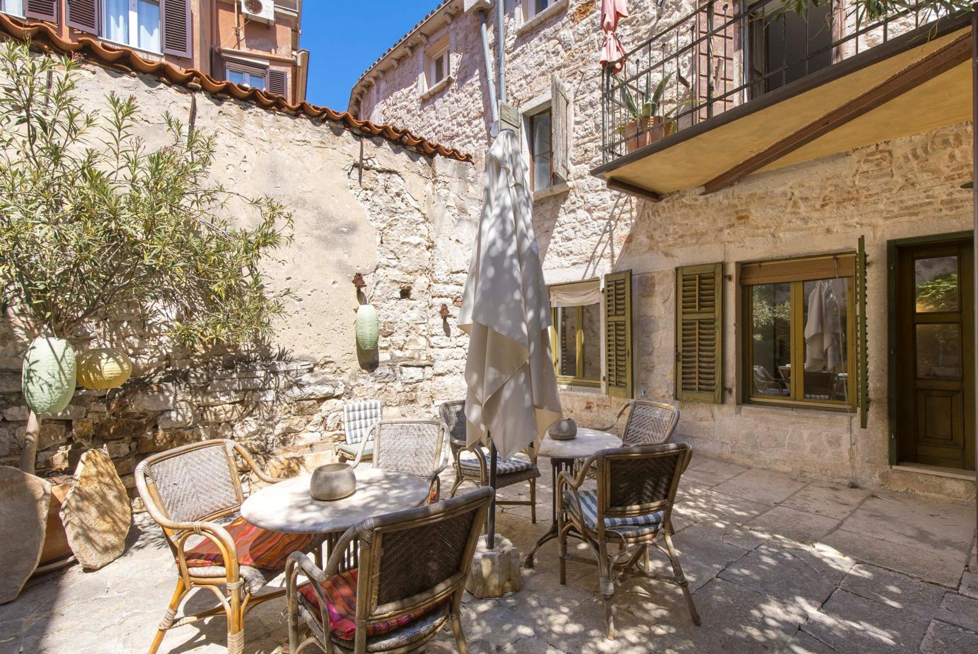 Dei Fiori Apartments Ровінь Екстер'єр фото